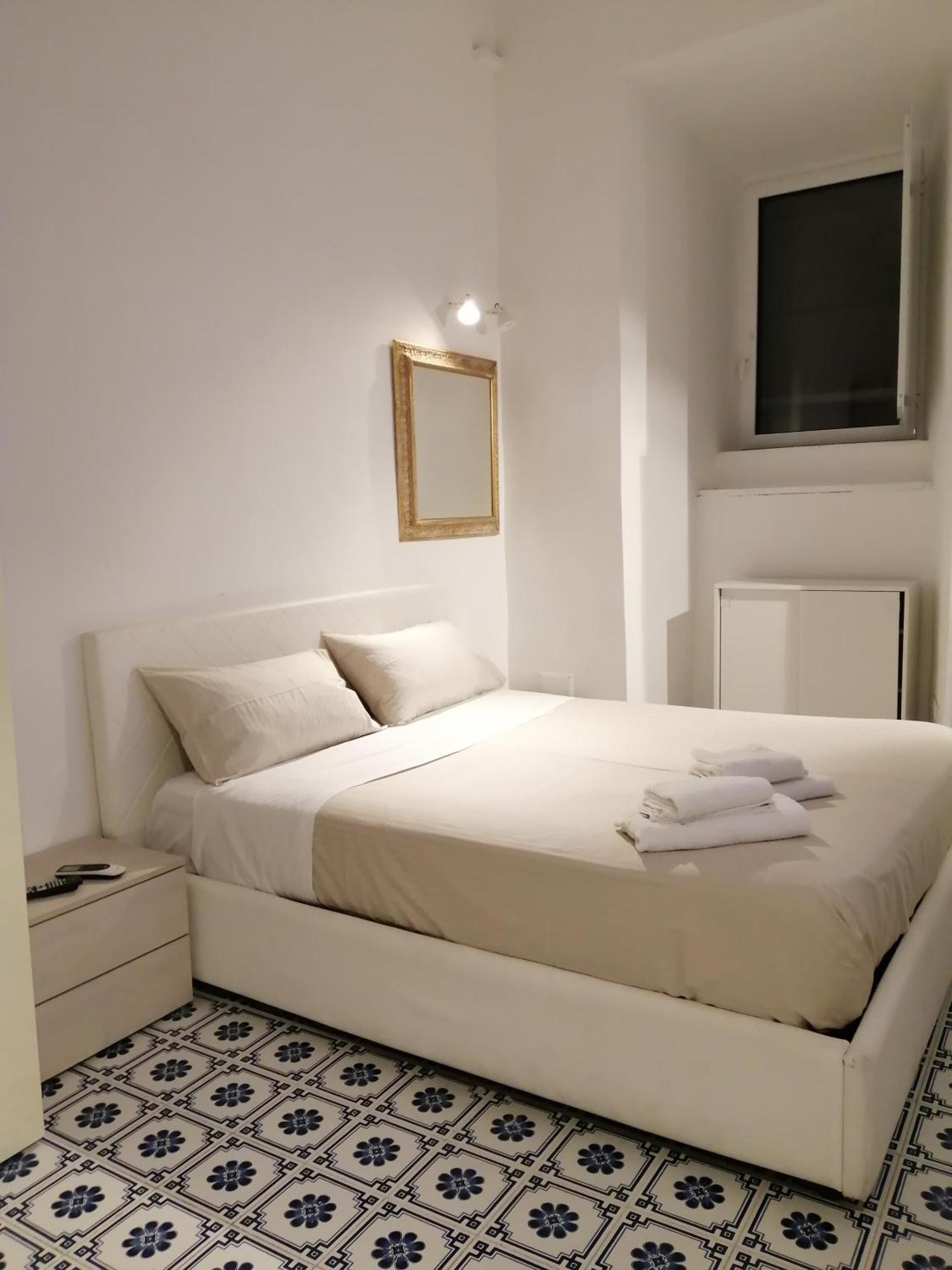 B&B Palazzo Satriano Naples Bilik gambar