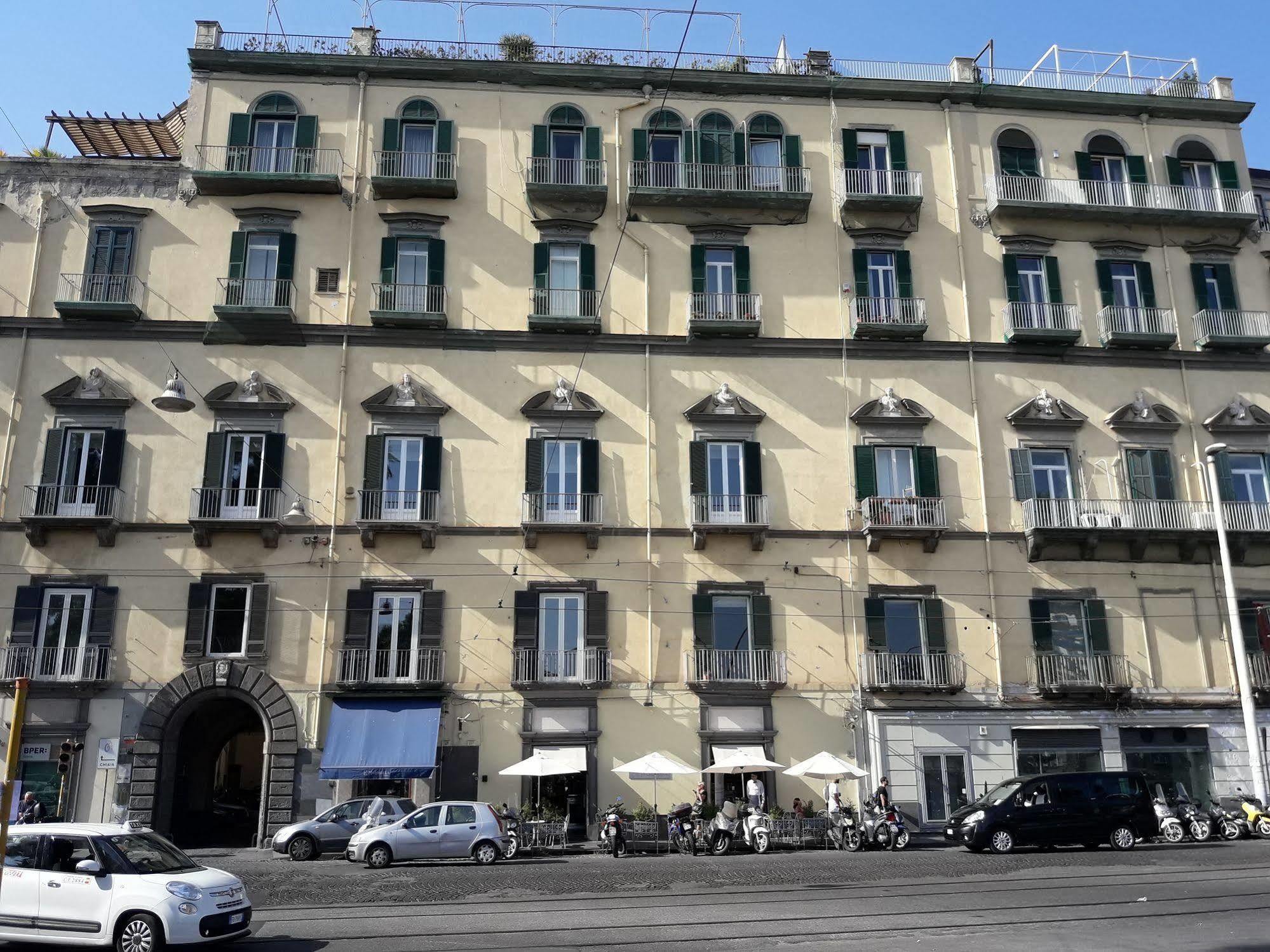 B&B Palazzo Satriano Naples Luaran gambar